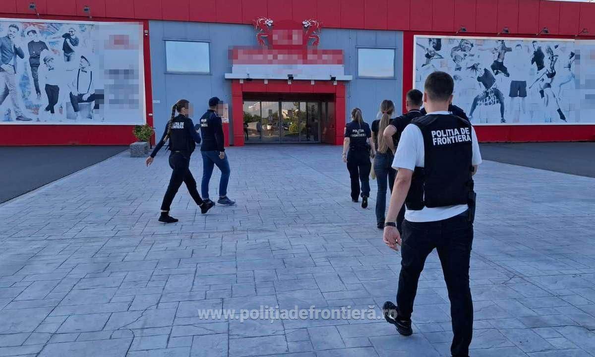 Poliţia de Frontieră: 30 de percheziţii în Bucureşti şi patru judeţe într-un dosar de produse contrafăcute